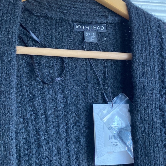 En thread black cardigan with pockets - Picture 3 of 3